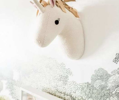 unicornio-de-peluche-para-decorar-la-pared